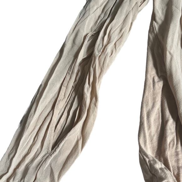 BEBE TAN LONG SLEEVE PLUNGING V NECK CUTOUT BODYSUIT BLOUSE SIZE XS - Picture 4 of 8